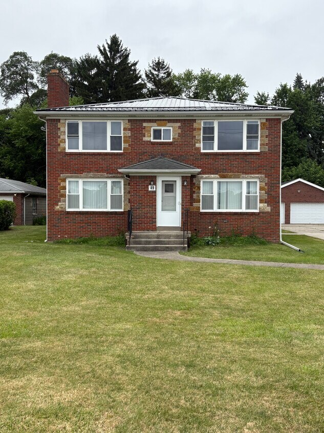 Primary Photo - 49 S Youngs Rd