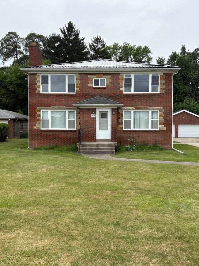 Building Photo - 49 S Youngs Rd