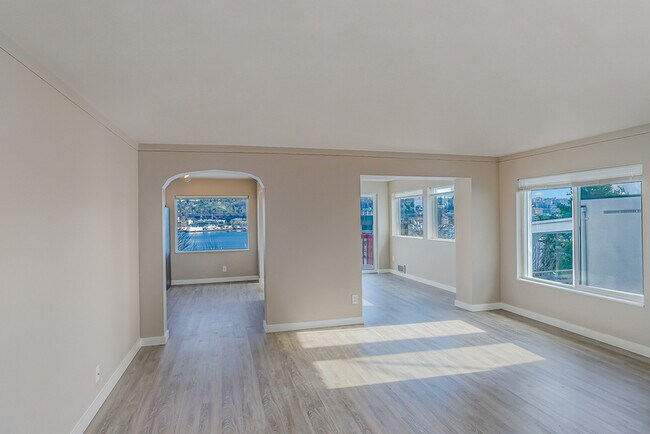 Foto del edificio - 1732 Dexter Ave N