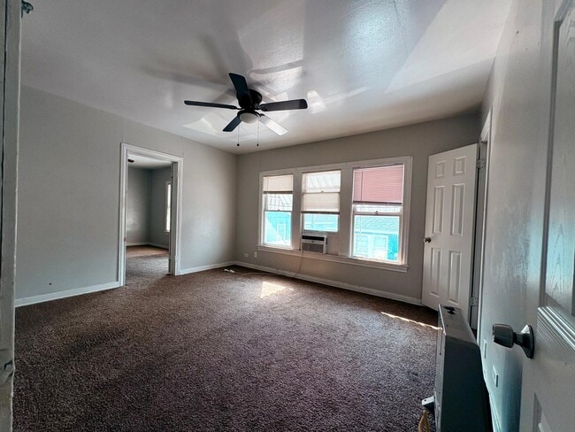 Building Photo - 120 N Hagerman St