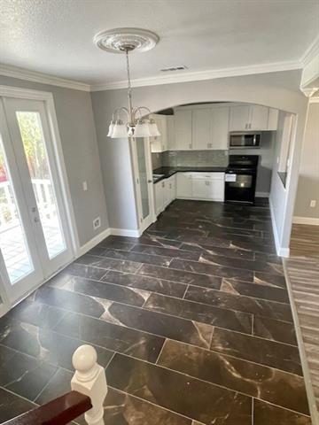 Building Photo - 2530 Sylvia St