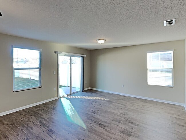 Foto del edificio - 2461 Cold Stream Ln