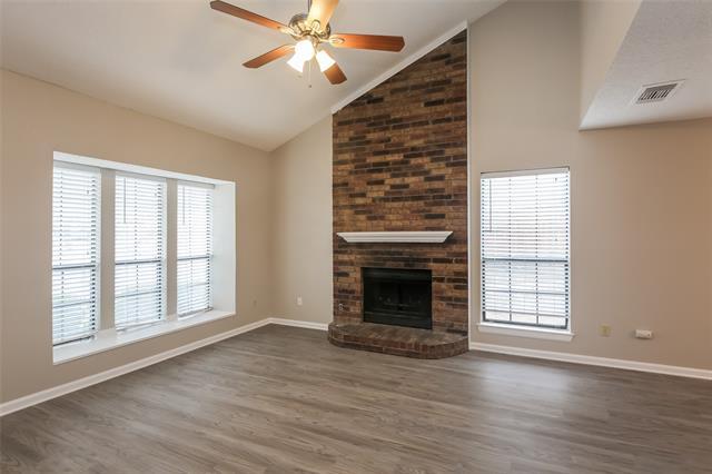 Building Photo - 5421 Carriage Ct