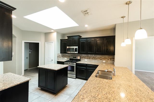 Building Photo - 2421 Lighthouse Dr