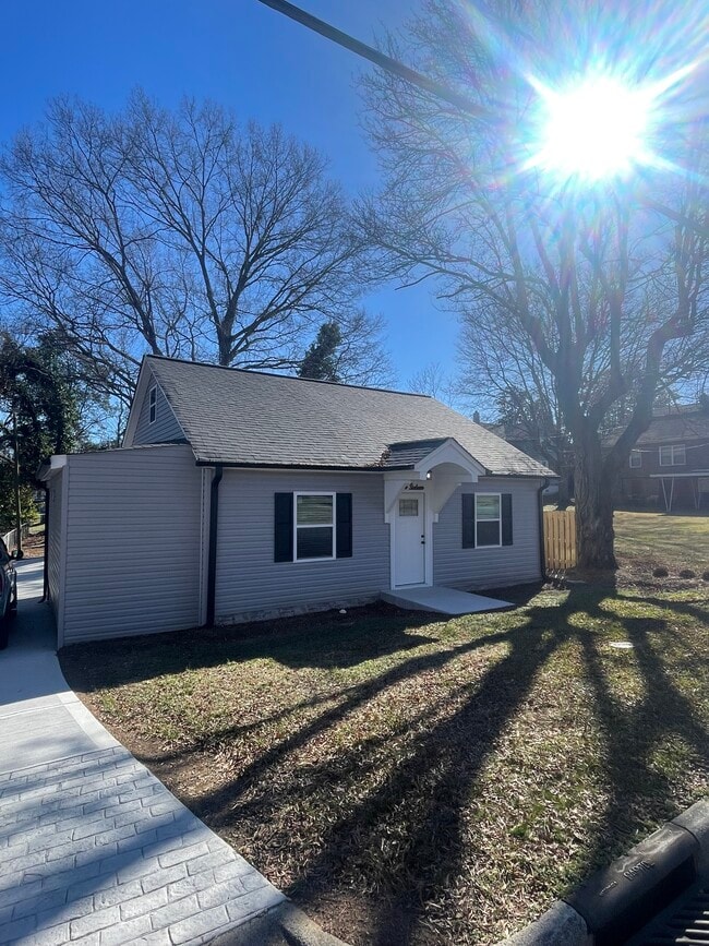 Foto del edificio - 916 9th St NE