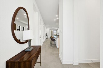 Building Photo - 1510 Park Path Dr