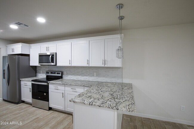 Foto del edificio - 5929 W Nancy Rd