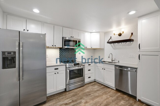 Foto del edificio - Charming Shoreline Home on a Spacious Lot | A/C & EV Charger | Near Light Rail