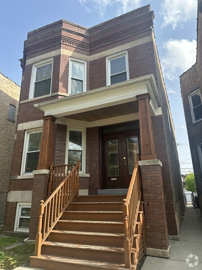 Building Photo - 2213 W Addison St