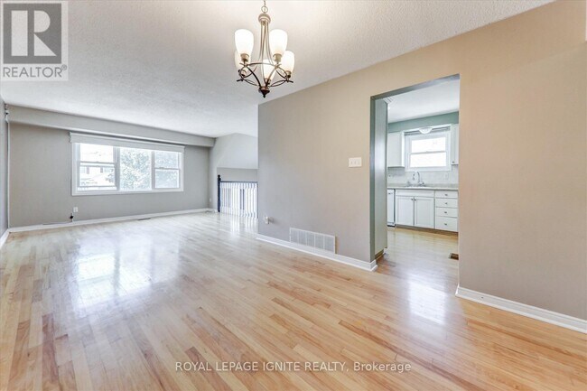 Building Photo - 1279 Northmount St