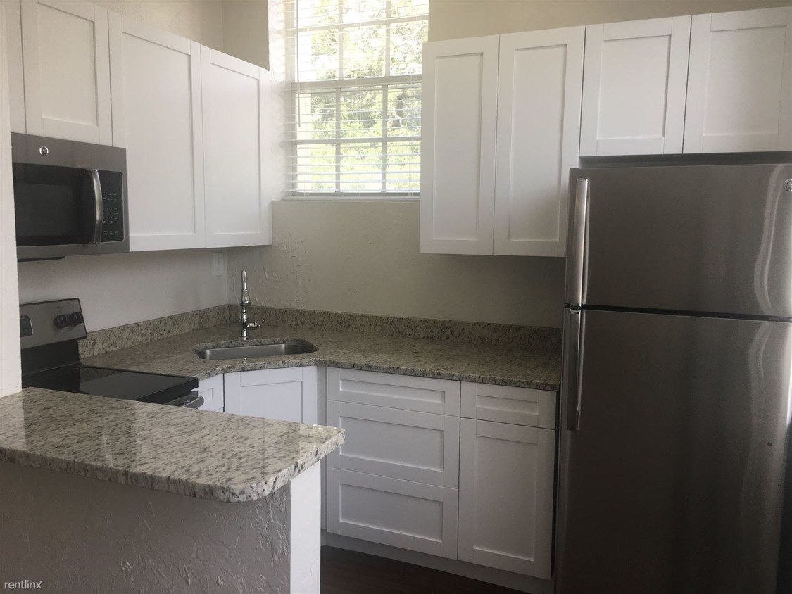 Foto principal - 404 S Newport Ave