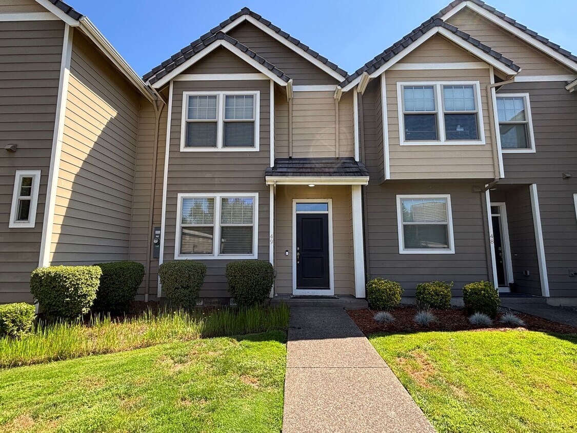 Primary Photo - Modern Townhome Available in Wilsonville