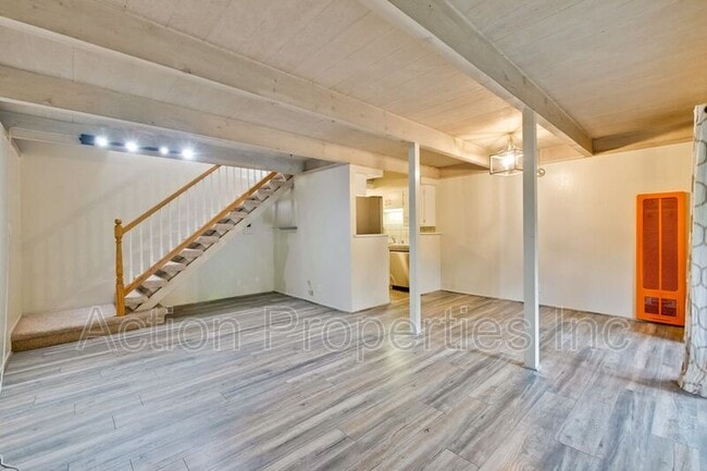 Building Photo - 278 Monroe Dr