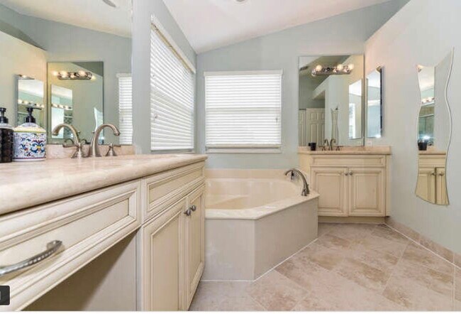 Building Photo - 12246 Colony Preserve Dr
