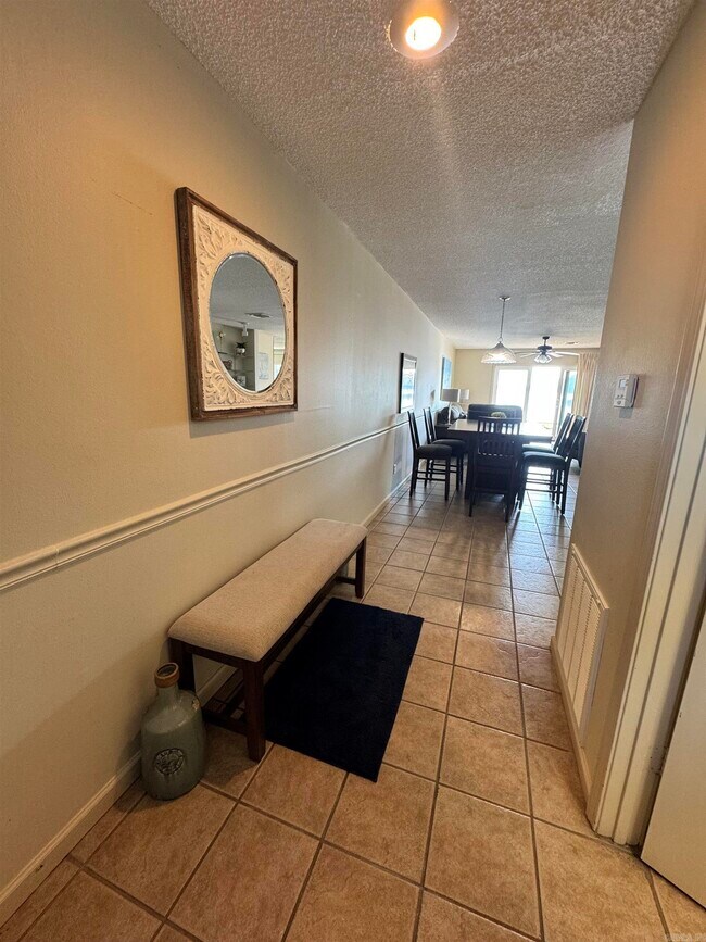 Foto del edificio - 5371 Central Ave