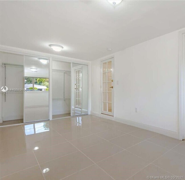 Foto del edificio - 1400 NE 175th St