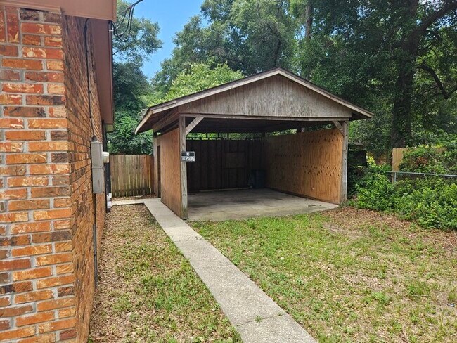Foto del edificio - 4 bedroom newly remodeled Milton Home