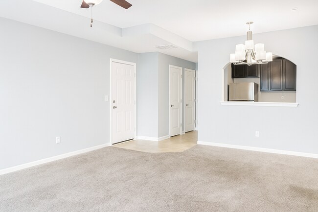 Foto del edificio - 6411 Brookfield Ct Dr