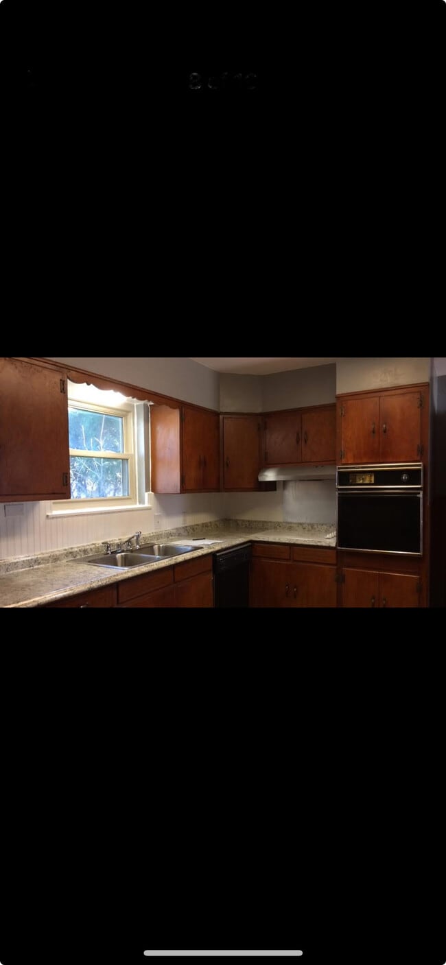 Building Photo - 1216 Magnolia St