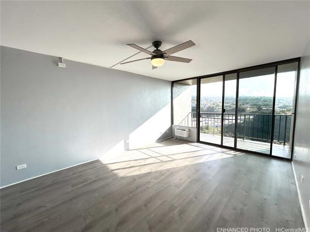 Foto del edificio - 98-500-500 Koauka Loop