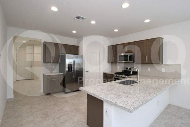 Building Photo - 8810 W Pasadena Ave