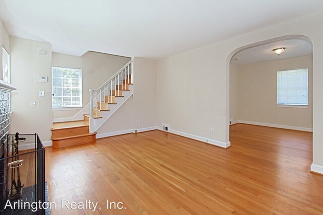 Building Photo - 904 22nd St S