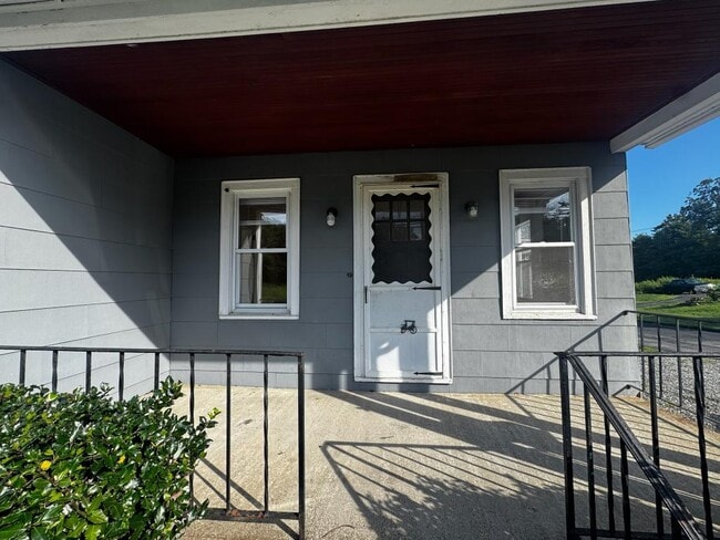 Photo - 17 Boston Post Road House