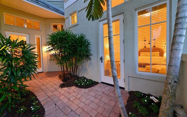 Building Photo - 1080 Seagrove Ln