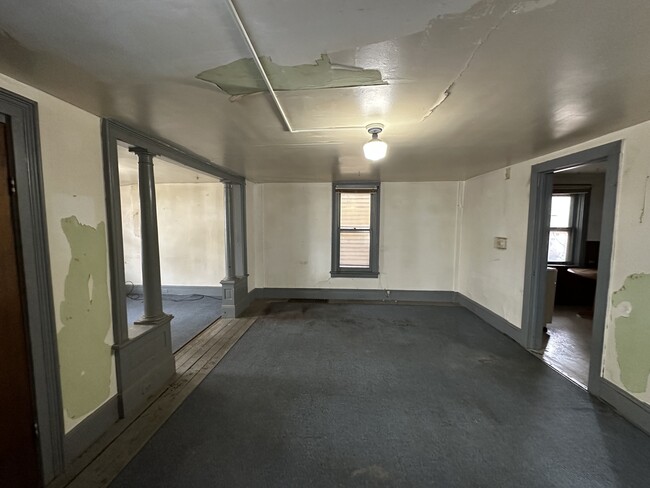 Building Photo - 816 German St