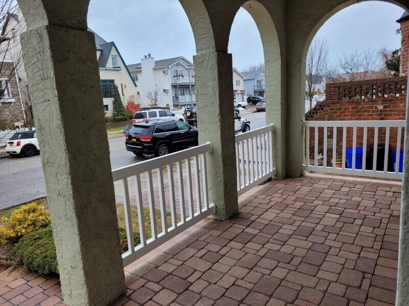 325 E Olive St Unit Lower, Long Beach, NY 11561 Apartments in Long