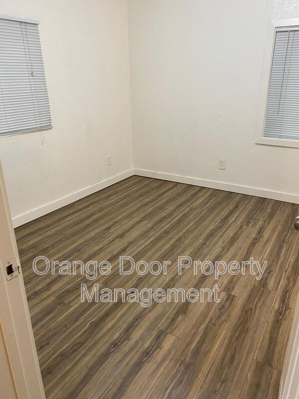 Building Photo - 1103 N Wycoff Ave
