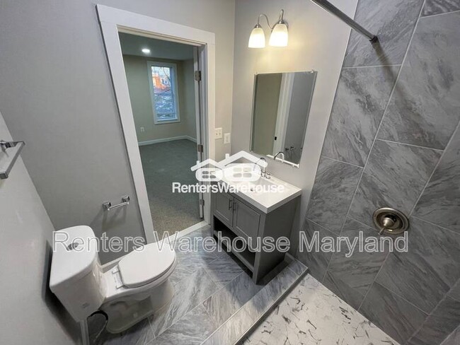 Foto del edificio - 921 N Patterson Park Ave