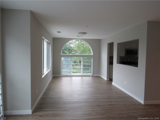 Building Photo - 133 Harbour Close