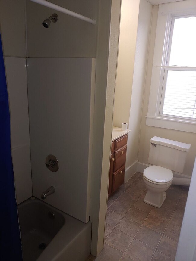 Foto del edificio - 60 N Main St