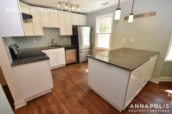 Building Photo - 1750 Aberdeen Cir
