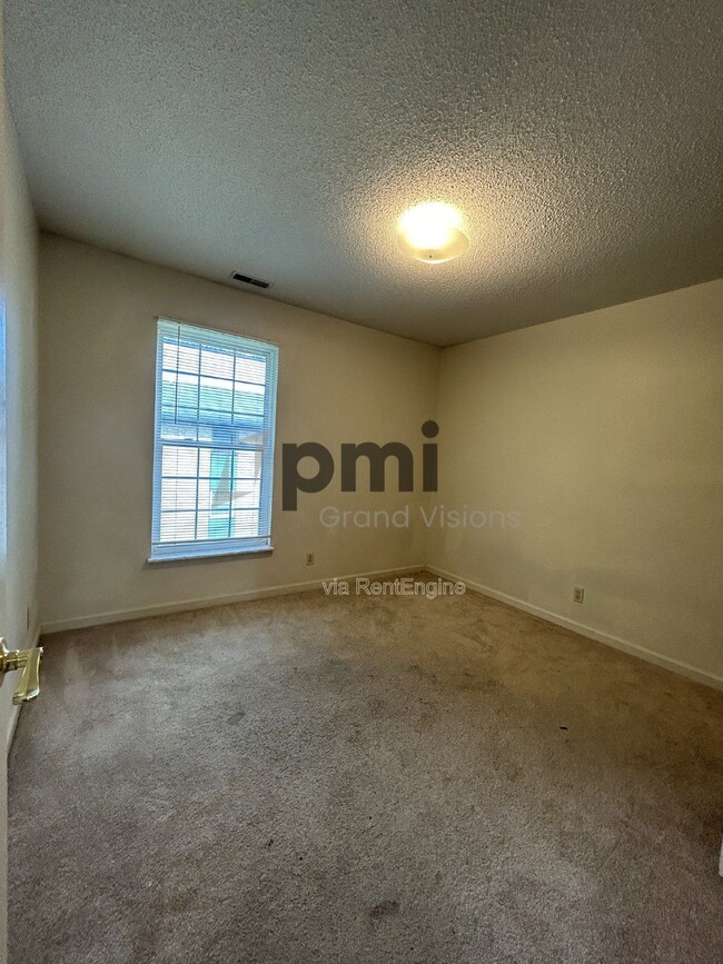 Foto del edificio - 1306 Arthur Ave