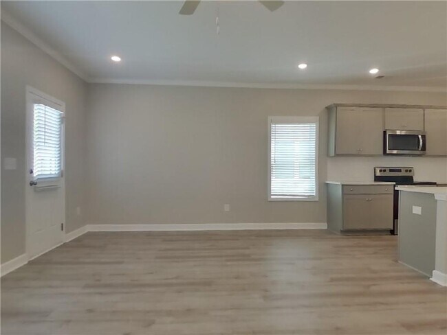 Building Photo - 123 E Rdg Wy