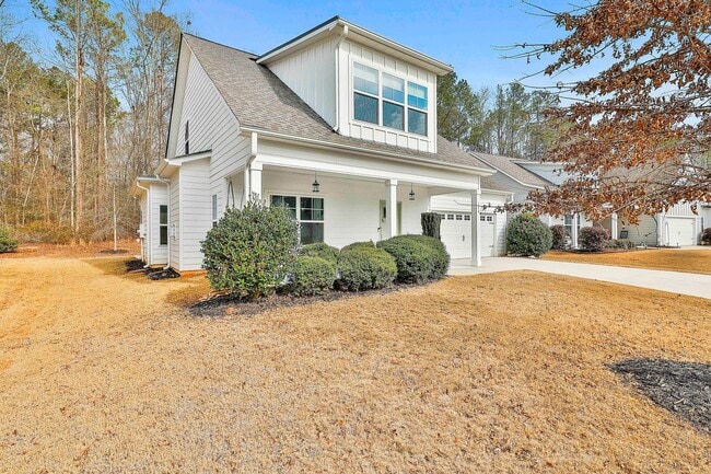Building Photo - Spacious 5BR Home in Senoia — Golf Cart to Downtown