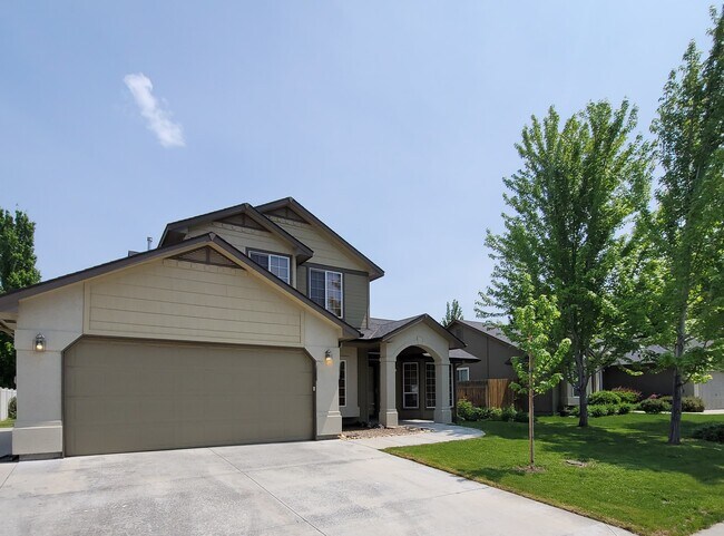 Building Photo - 3846 N Arches Way