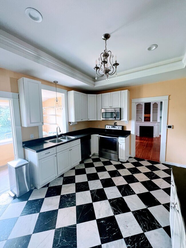 Foto del edificio - 4 Bedroom House in Lynchburg