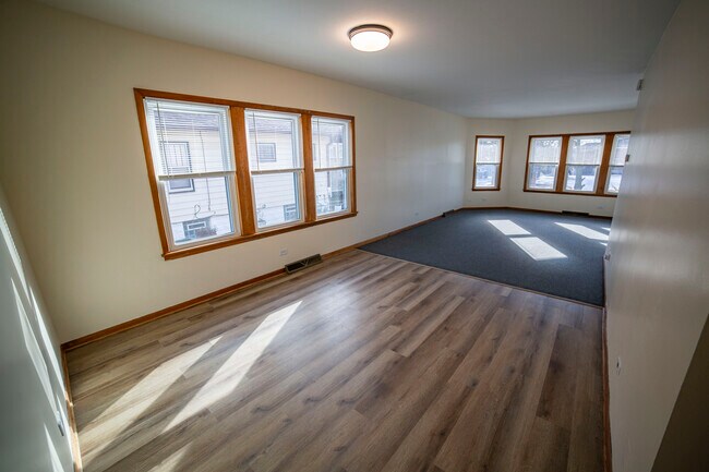 Building Photo - 2336 122nd St