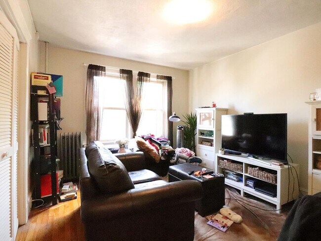 Las imágenes son muestras representativas de la unidad anunciada. En algunos casos, las unidades reales que visita... - 152 Summer St