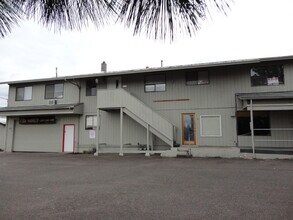 Building Photo - 228 NE Ward Ave