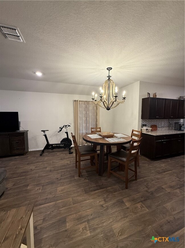 Foto del edificio - 208 Yucca Dr