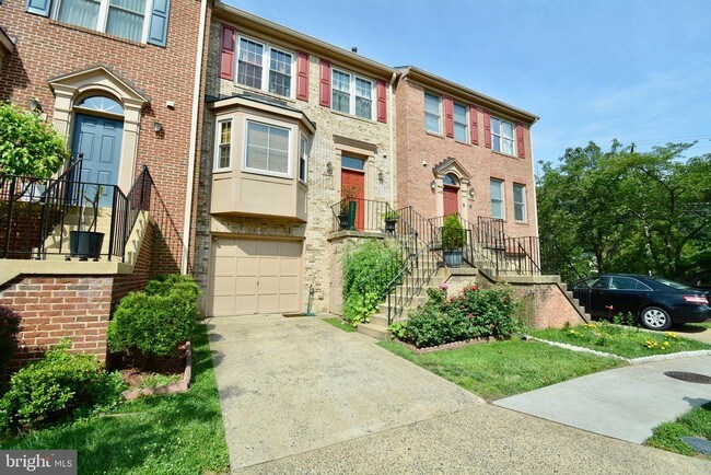 Building Photo - 6223 Squires Hill Dr
