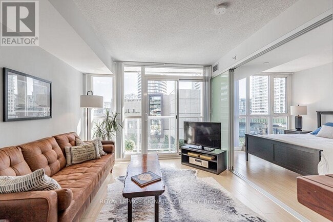 Building Photo - 85-585 Queens Wharf Rd