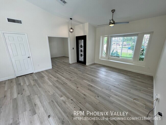 Building Photo - Upgraded Single Story Scottsdale 4/2 w/Lar...