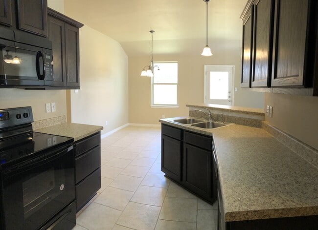 Foto del edificio - Amazing Like New Duplex close to Fort Hood