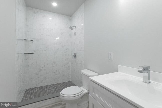 Foto del edificio - 2450 N Lee St