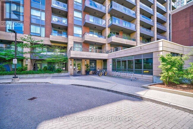Photo du bâtiment - 18-718 Uptown Dr